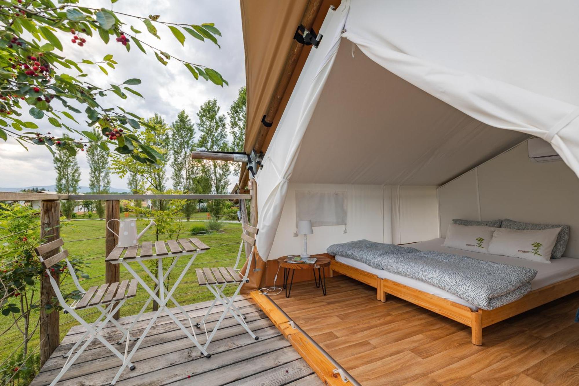 Glamping Kolpa Resort Gradac Exteriér fotografie