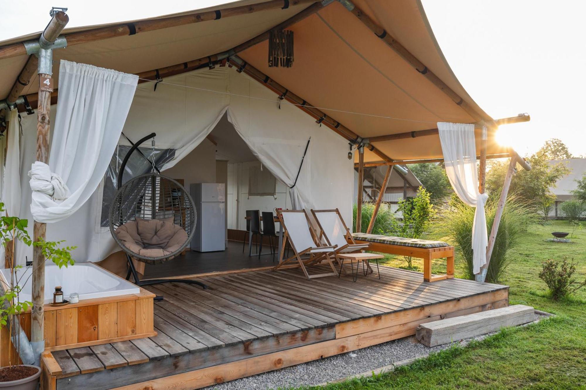Glamping Kolpa Resort Gradac Exteriér fotografie